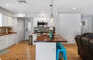 Spacious Home + Pool, Putting & Dream Backyard