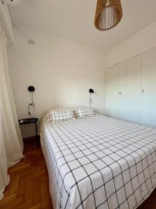 Luminoso Depto al frente en el corazón del barrio Meridiano V- Meridiano Alquiler Temporario