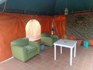 Alcoba amplia con cama doble