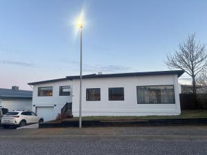 Family Home Near the AirPort
