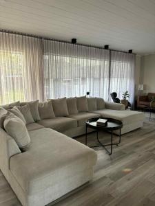 Family Home Near the AirPort