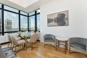 Opulent 2BR Duplex - Iconic Midtown Views