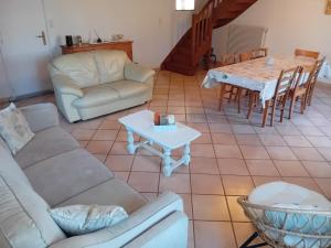 Maisons de vacances Gite familial avec grand jardin, pres des Chateaux de la Loire et activites nautiques - FR-1-381-494 : photos des chambres