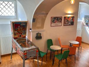 Classic One-Bedroom Apartment with King Bed