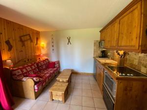Appartements Appartement 2 Pieces aux Saisies - 4 pers, vue foret - FR-1-293-406 : Appartement