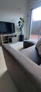 Elegante y amplio departamento en planta baja