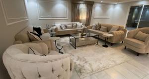 شقة عصرية بحي السلامة