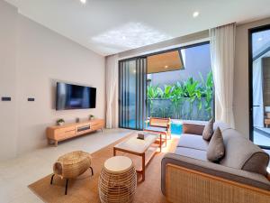 Long one - Sea View 3 Bedroom Pool Villa