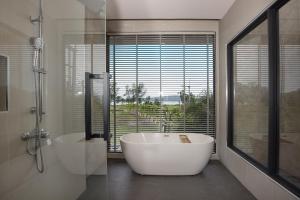 Long one - Sea View 3 Bedroom Pool Villa