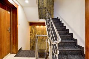 Hotel O Queen shell residency Vadapalani