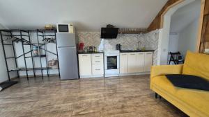 GONTA kottage БАСЕЙН, Тераса, ЧАН Поруч річка, вихід в гори