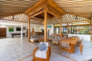 Villa Sukkho - Luxurious modern 4bdrs villa - center Bingin