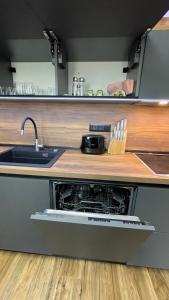 Тони апартмент