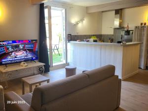 Maisons de vacances Gite Cote Village - le coeur du village avec piscine : photos des chambres