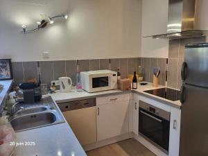 Maisons de vacances Gite Cote Village - le coeur du village avec piscine : photos des chambres