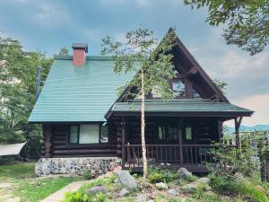 Hakuba Riverside Loghouse