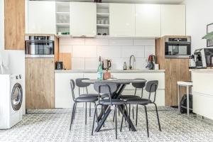 Elegant 3BR & 1LR Waterfront Retreat in Ghent