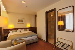 Standard Double Room room in Trip Inn Hotel Esplanade