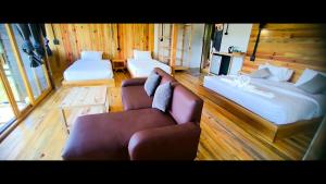 Daelorpu 3 - 3hvězdičkové hotely ve městě Chom Thong