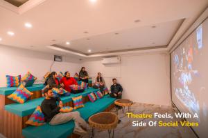 goSTOPS Gurugram, Baani Square PLUS - Private Rooms & Dorms