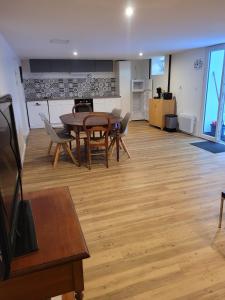 Appartements Peaceful haven with garden and pool : photos des chambres