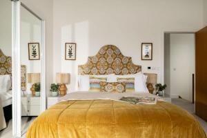 Mirrors Edge - Hot Tub Spa & Dog-Friendly Stay