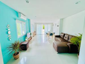 Spacious 2 bedroom house in Hin Kong