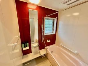 Kumano Casa Just a 4-minute walk from Kii-Tanabe Station, your private, fully detached rental house on a tranquil property is the perfect base for exploring Tanabe City and Shirahama, from the gateway to the Kumano Kodo!