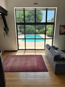 Maisons de vacances Maison en Pierre - piscine - jacuzzi : Maison 5 Chambres