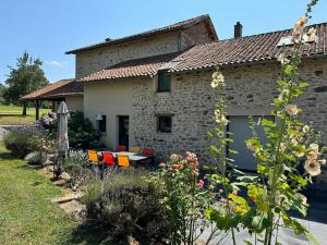 Maisons de vacances Maison en Pierre - piscine - jacuzzi : photos des chambres