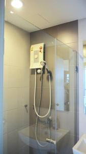 Next to BTS Bangna for 2 person