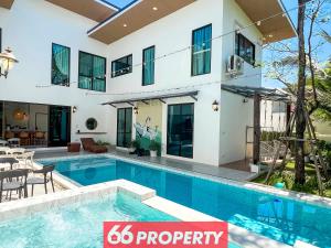 Luxury Pool Villa with Jacuzzi & Pool Table