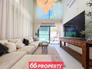 Luxury Pool Villa with Jacuzzi & Pool Table