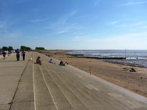 8 Guests - Swimming Pool - 1min to the Beach