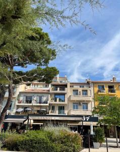 Duplex sur le port, 17m2 de terrasse, clim,parking