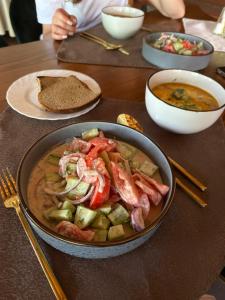 Гостинний двір - Зґарда