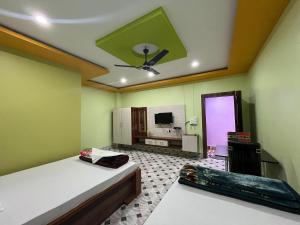 Maa Sumthira Lodge