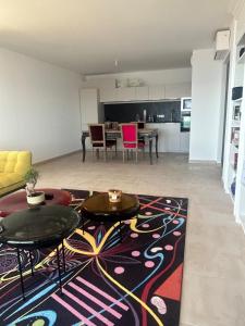 Appartements Beautiful Appartment Les terrasses de Torretta room sea view Ajaccio : photos des chambres