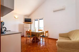 Apartmen 1 with swimming pool Nikola