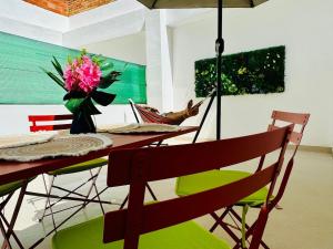 PLANAS 3 Designer Aparment with Terraza in Ruzafa SOHO