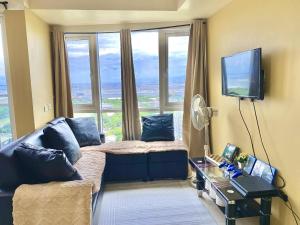 Ultimate relaxation with stunning view of Manila staycation