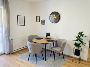 Apartment beim Schloss Ort mit Balkon und Parkplatz