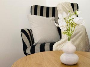 Apartment beim Schloss Ort mit Balkon und Parkplatz