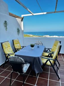 Casares Paradise, Robelca