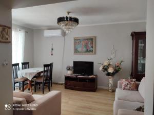 Himara City-Center Apartment