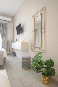 Urban Ceramic Apartment by GHH