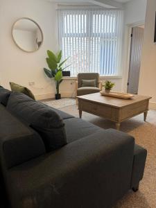 ResiLets - Stanley House - Large, Modern 3 Bed - NEW!