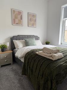 ResiLets - Stanley House - Large, Modern 3 Bed - NEW!