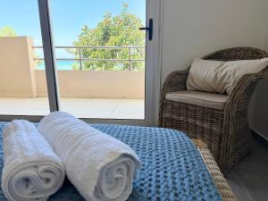 Fifty Shades of Blue 10 sec to sea 5PL 2BD 2BA