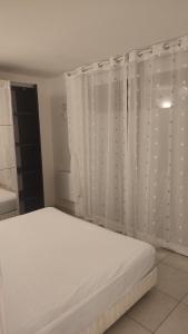 T2 Front de Mer et Piscine - Pieds dans leau